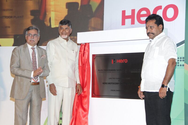 File:Pawan Munjal with CBN.jpg